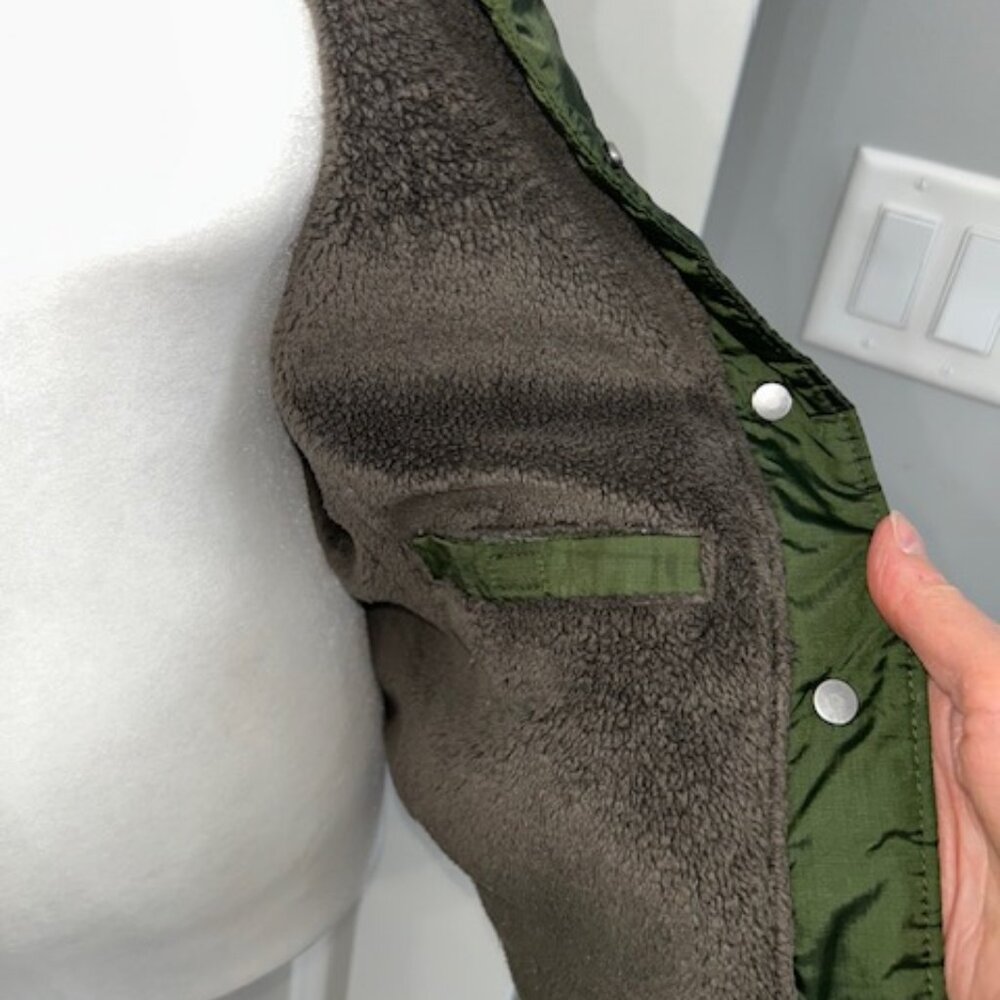 REI Women's Medium Vest Green with Fleece Lining EUC - Picture 7 of 9
